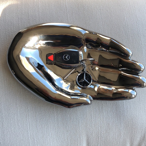 FANTASTIC CERAMIC HAND DISH CATCH ALL